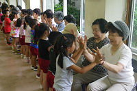 中川サロンと松崎幼稚園中川園との交流会 中川サロンと松崎幼稚園中川園との交流会