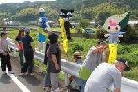 岩科園かかし飾り付け