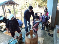 帰一寺餅つき