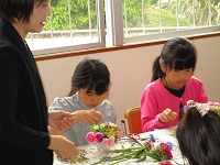 児童館フラワーアレンジメント 児童館フラワーアレンジメント